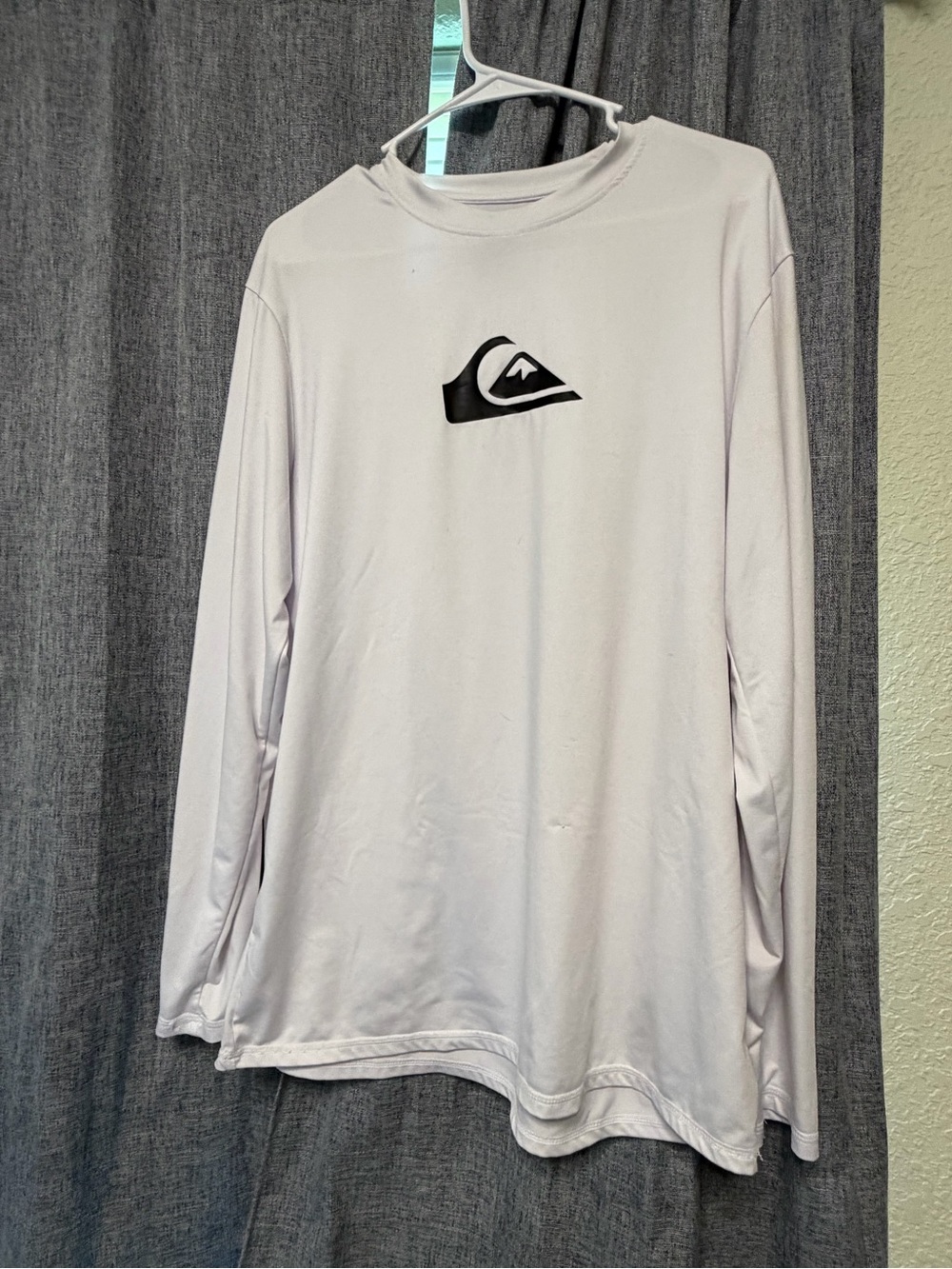 Quiksilver White Crew Neck Long Sleeve Shirt with Black Logo Tag
